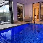 Casa vacanze Magnolia House With Indoor Swimming Pool And Sauna