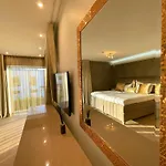 Magnolia House With Indoor Swimming Pool And Sauna Casa vacanze Reval