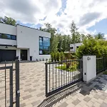 Magnolia House With Indoor Swimming Pool And Sauna Casa vacanze