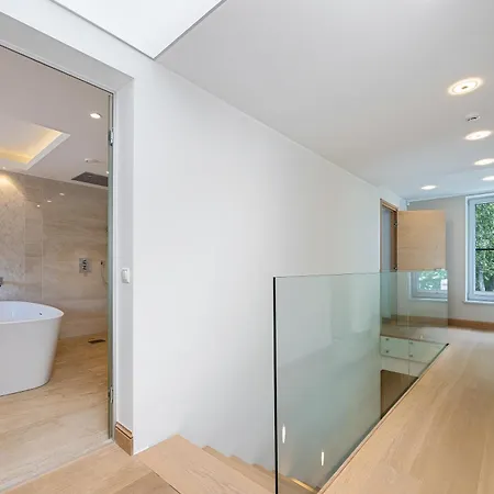 Magnolia House With Indoor Swimming Pool And Sauna Nyaraló
