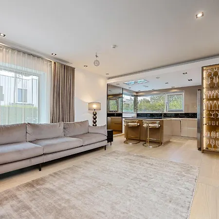 Magnolia House With Indoor Swimming Pool And Sauna Tallin