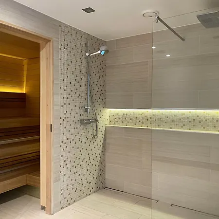 Magnolia House With Indoor Swimming Pool And Sauna *
