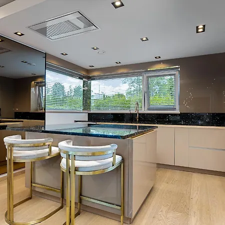 Magnolia House With Indoor Swimming Pool And Sauna Tallin