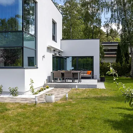 Magnolia House With Indoor Swimming Pool And Sauna Nyaraló