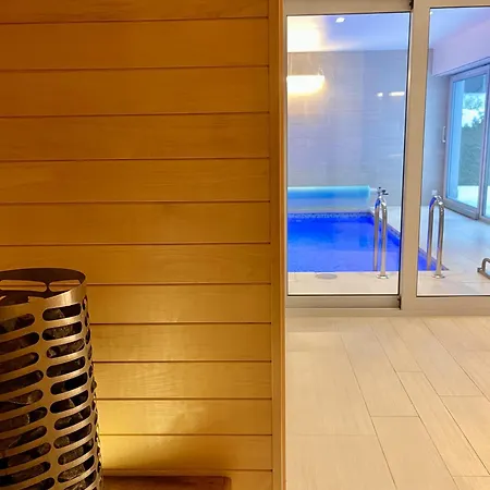 Nyaraló Magnolia House With Indoor Swimming Pool And Sauna *
