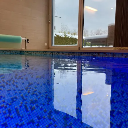 Dom wakacyjny Magnolia House With Indoor Swimming Pool And Sauna